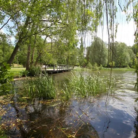 דירה Christiane In Der Zum Kronprinzen Direkt Gegenueber Der Saarowtherme באד סארואו